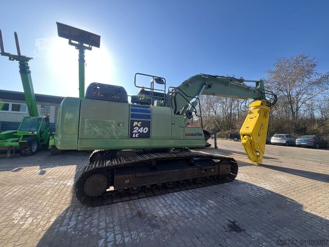 Vikšrinis ekskavatorius Komatsu PC 240LC-11E0