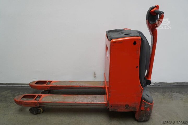 Manuālais palešu ratiņš Linde T 20 1152-02