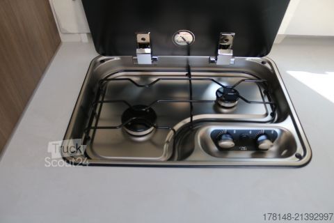 Polintegriran avtodom Carado T 448 Pro+