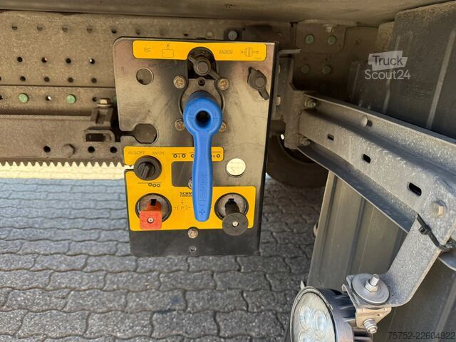Prevoz v hladilniku/zamrznjenem stanju Schmitz Cargobull SKO 24 Thermo King A400 Liftas 2T Laadklep Pall...