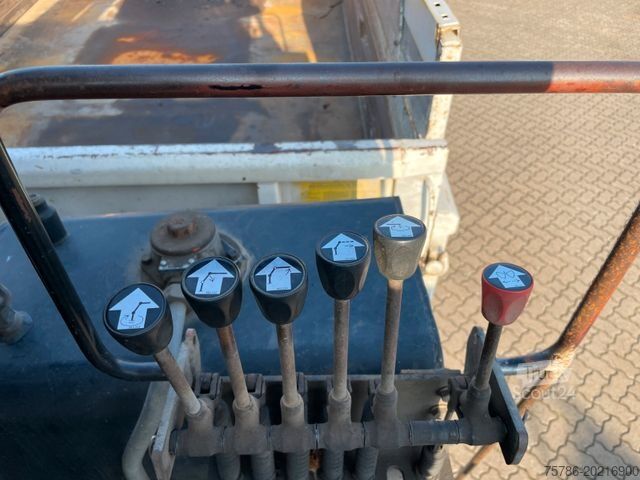 Trostrani kiperski kamion MERCEDES-BENZ Atego 1828 BB 4x4/ DPF/ AC/ Meiller/ Atlas 105.1