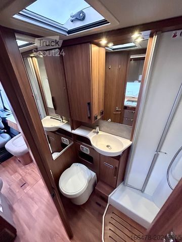 Autocaravana integral HYMER/ERIBA B 588 PremiumLine * Einzelbetten-Hubbett *