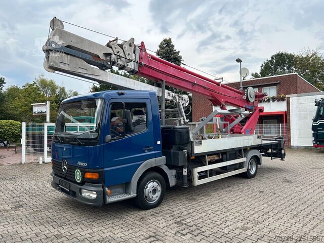 Kuorma-autoasenteinen nosturiauto MERCEDES-BENZ 815 Dachdeckerkran Böcker 32 Meter + Seilwinde