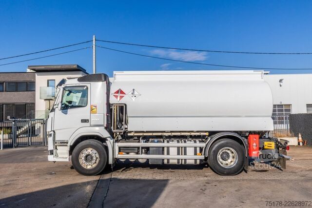 شاحنة صهريج VOLVO FM 500 +MAGYAR 13.500 L /3COMP