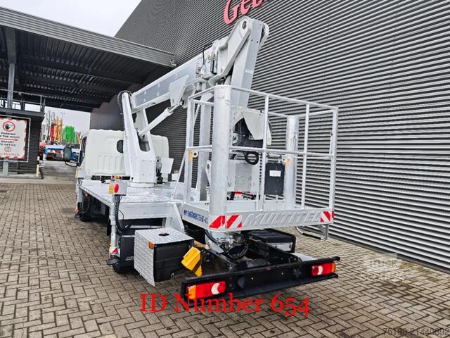 Plate-forme de levage Nissan Cabstar 35.12 NT400 Multitel MJ201