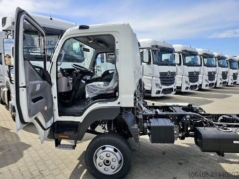 Truck chassis Fuso Canter 6C18 4x4 Fahrgestell