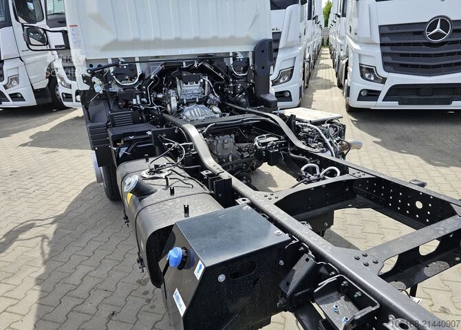 Truck chassis Fuso Canter 6C18 4x4 Fahrgestell