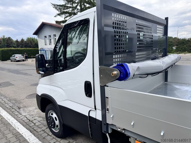 Benă basculantă trilaterală Iveco Daily 50C18 5200 Kg Kipper