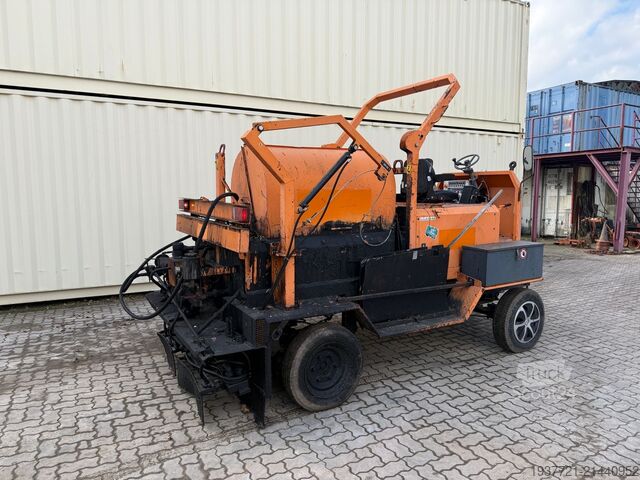 Răzuitor de emulsie bituminoasă GRUN BSM 1200-4R