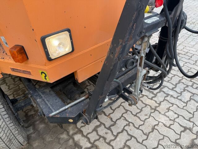 Răzuitor de emulsie bituminoasă GRUN BSM 1200-4R