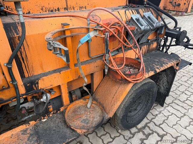 Răzuitor de emulsie bituminoasă GRUN BSM 1200-4R