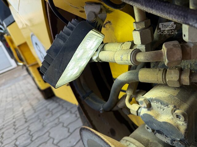 Rouleau compresseur BOMAG BW100AD-5