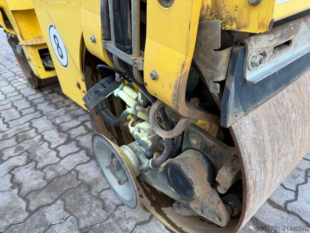 Rouleau compresseur BOMAG BW100AD-5