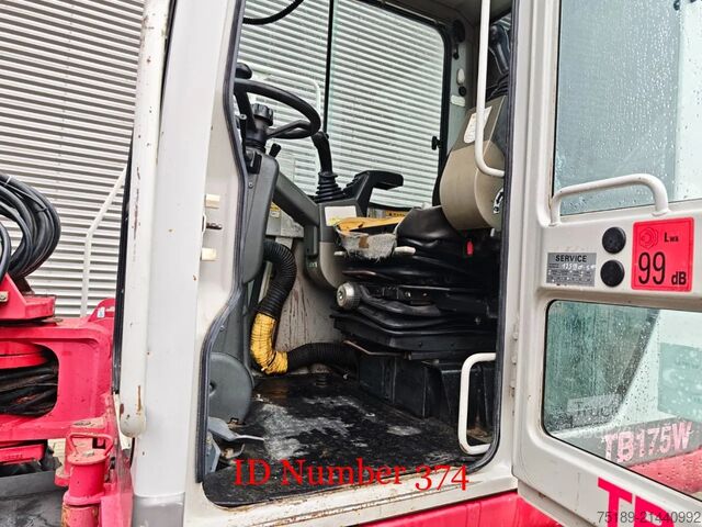 Pelle sur roues Takeuchi TB175W 3 Buckets!