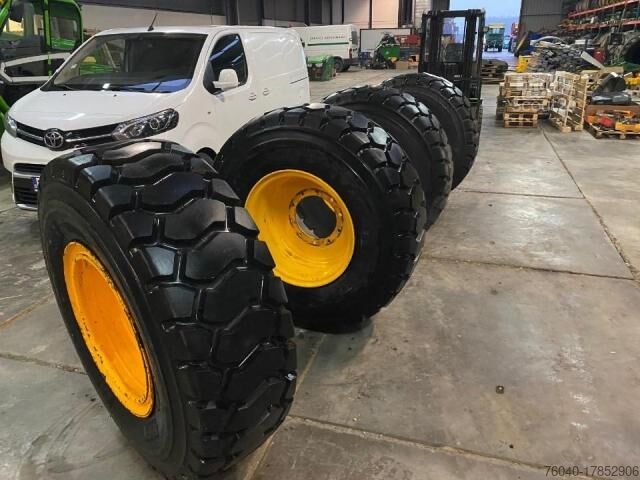 Bestelwagen Earth Max 17.5R25