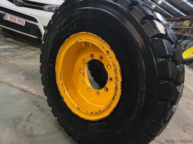 Bestelwagen Earth Max 17.5R25