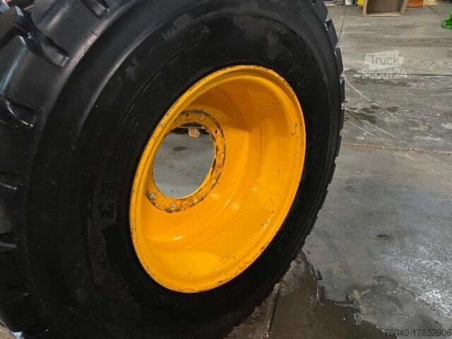 Bestelwagen Earth Max 17.5R25