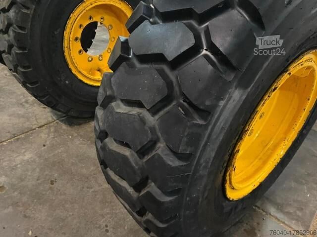 Bestelwagen Earth Max 17.5R25