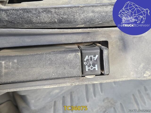 شاحنة قلابة Renault Midlum 135