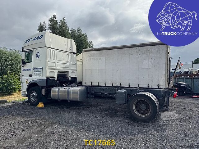 Châssis avec cabine DAF XF 440