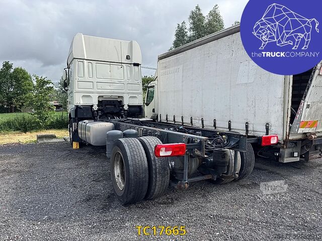 Châssis avec cabine DAF XF 440