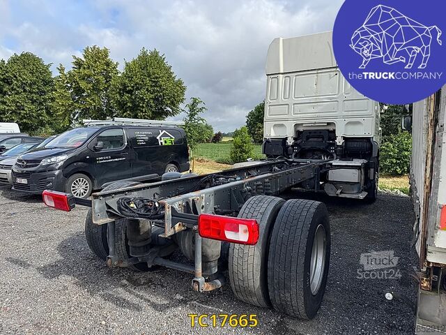 Châssis avec cabine DAF XF 440