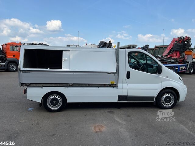 Véhicule de collecte des déchets Renault Trafic 2.0 dCi Veeg-vuil kipper