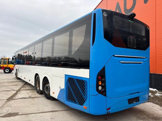 Bus interurbain Volvo B8R 8900 6x2*4 AC / AUXILIARY HEATING / WHEELCH...