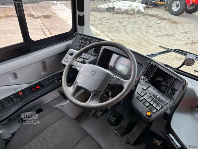 Bus interurbain Volvo B8R 8900 6x2*4 AC / AUXILIARY HEATING / WHEELCH...