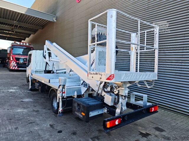 Plataforma elevatória Nissan Cabstar 35.13 NT400 Multitel MX 250