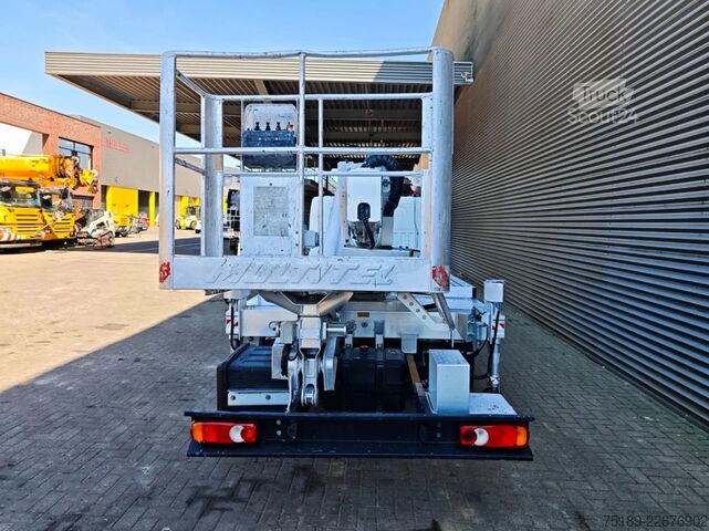 Plataforma elevatória Nissan Cabstar 35.13 NT400 Multitel MX 250