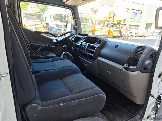 Plataforma elevatória Nissan Cabstar 35.13 NT400 Multitel MX 250