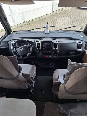 Kamper zintegrowany Carado I447