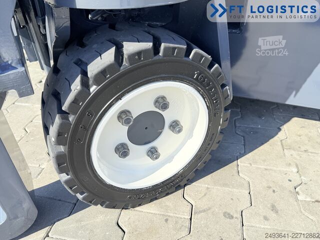 Empilhadeira multidirecional Combilift CB3000 DIESEL TRIPLEX 5500 FREE-LIFT