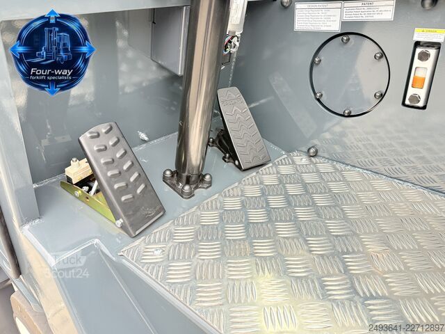 Empilhadeira multidirecional Combilift CB4000 GAS TRIPLEX 6450MM POSITIONER