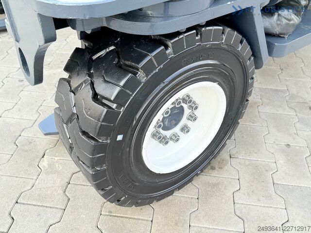 Empilhador de 4 vias Combilift C3000XL / GAS / DUPLEX 3200 / FREE LIFT