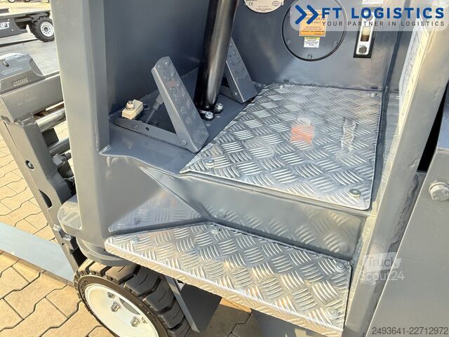 Empilhadeira multidirecional Combilift CB3000 DIESEL TRIPLEX 4900 POSITIONER