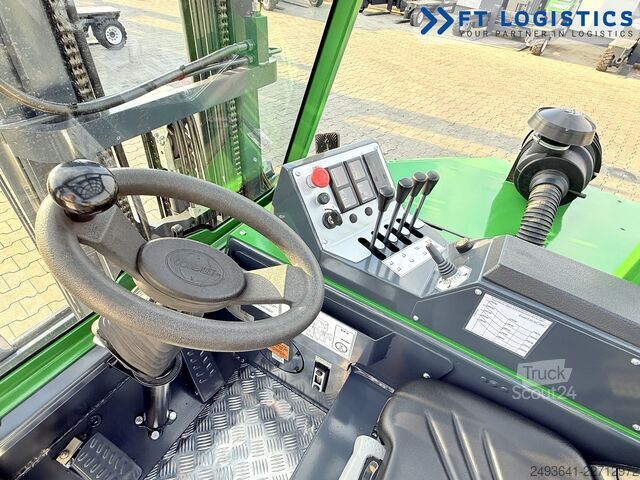 Empilhadeira multidirecional Combilift CB3000 DIESEL TRIPLEX 4900 POSITIONER