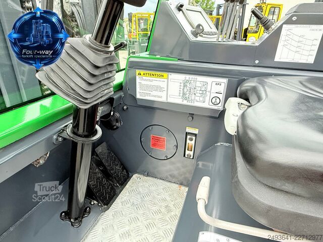 Chariot élévateur multidirectionnel Combilift CBE4000 ELECTRIC TRIPLEM 5500 POSITIONER