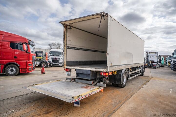 Box body RENAULT D18 250 + DHOLLANDIA