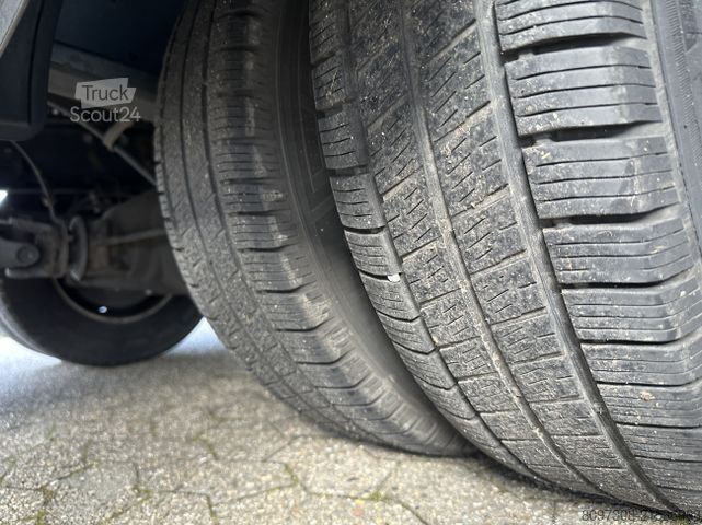 Dostavno vozilo s kesonom IVECO Daily 70C18 72C18 LBW HI Matic KLIMA / TÜV NEU /