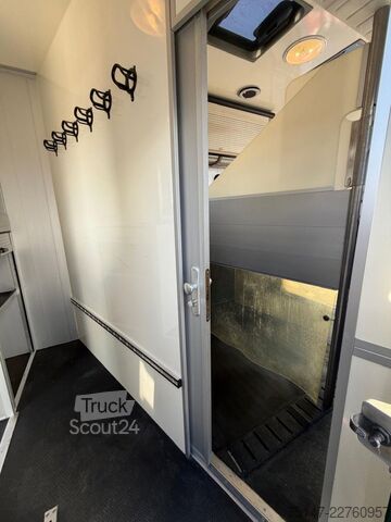 Karjan kuljetusauto MERCEDES-BENZ 2541 L 6x2*4 Actros 5 Pferde Popout nur 34302 km