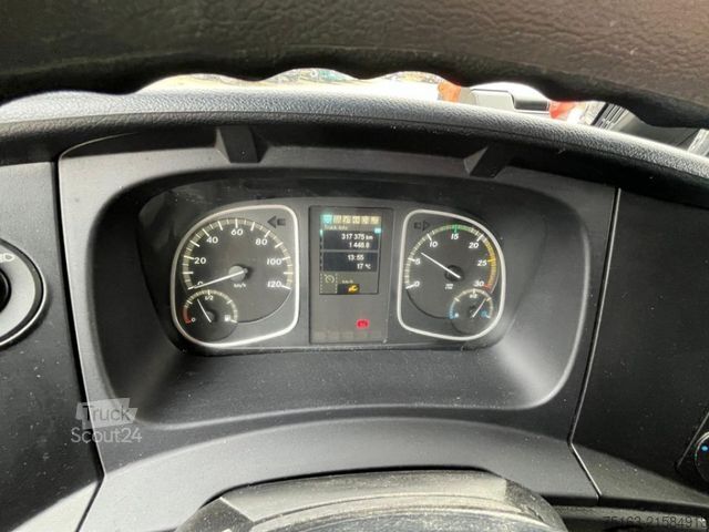 Furgone chiuso MERCEDES-BENZ Atego 816 L Standardkoffer LBW LBW 1 to