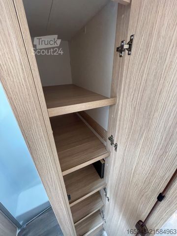 Halvintegrert bobil SUNLIGHT T 65 | Backofen,Hubbett, Für die ganze Familie!