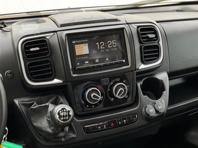 Halvintegrert bobil SUNLIGHT T 65 | Backofen,Hubbett, Für die ganze Familie!