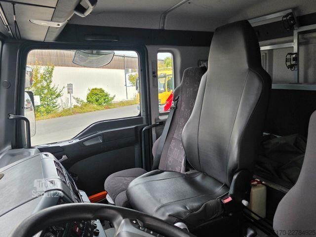 Przesuwana plandeka MAN TGA 18.360 4x4 BB 3 Sitze Schalter Expedition