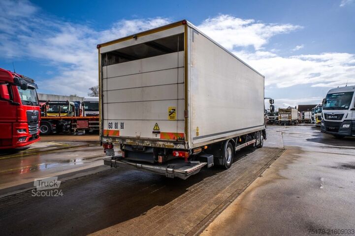 Koffer RENAULT D12 210C DXI + DHOLLANDIA