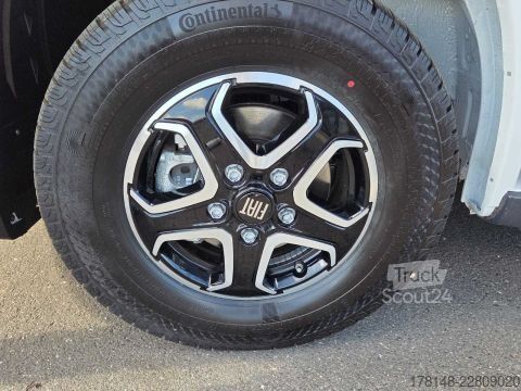 Caravana semiintegrada Bürstner Signature SFT 7.5
