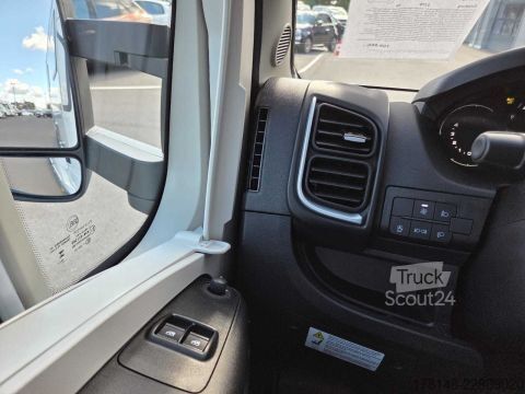 Caravana semiintegrada Bürstner Signature SFT 7.5