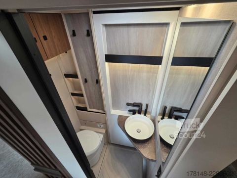 Caravana semiintegrada Bürstner Signature SFT 7.5